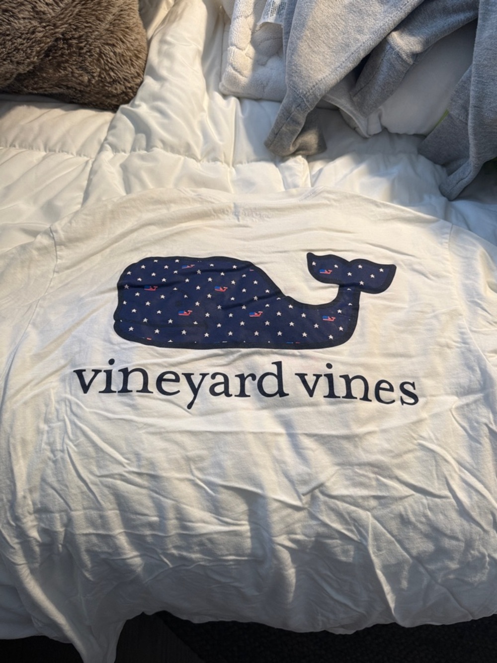 Vineyard Vines White Tee with Navy Star-Pattern Whale